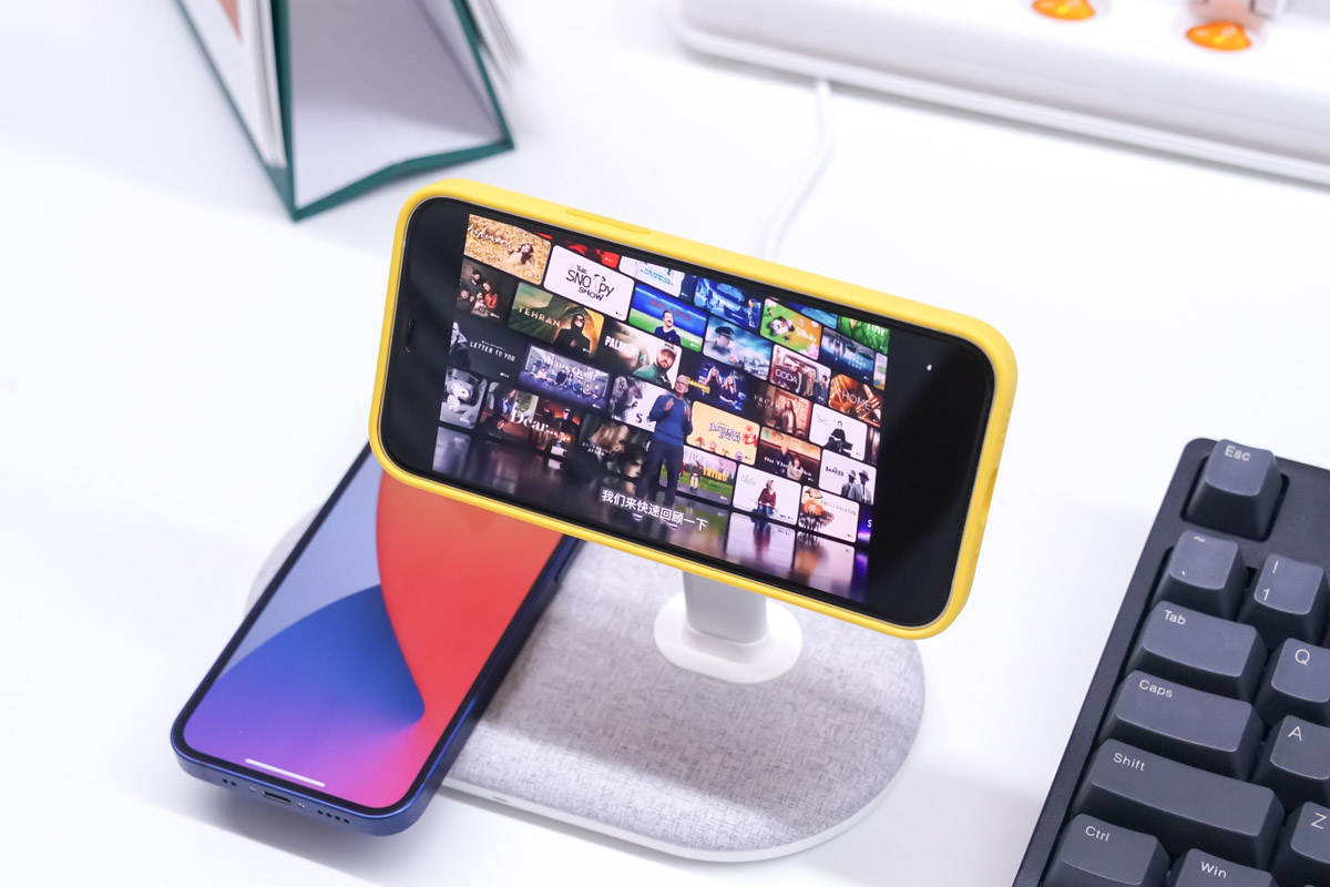 充电新体验MOMAX立式双项磁吸无线充电器测评pg电子娱乐平台iPhone 1312通用无线(图2) 充电新体验MOMAX立式双项磁吸无线充电器测评pg电子娱乐平台iPhone 1312通用无线(图2)