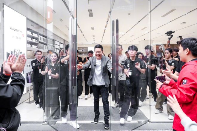 a 研发机器人项目；国内发布「脑机接口标